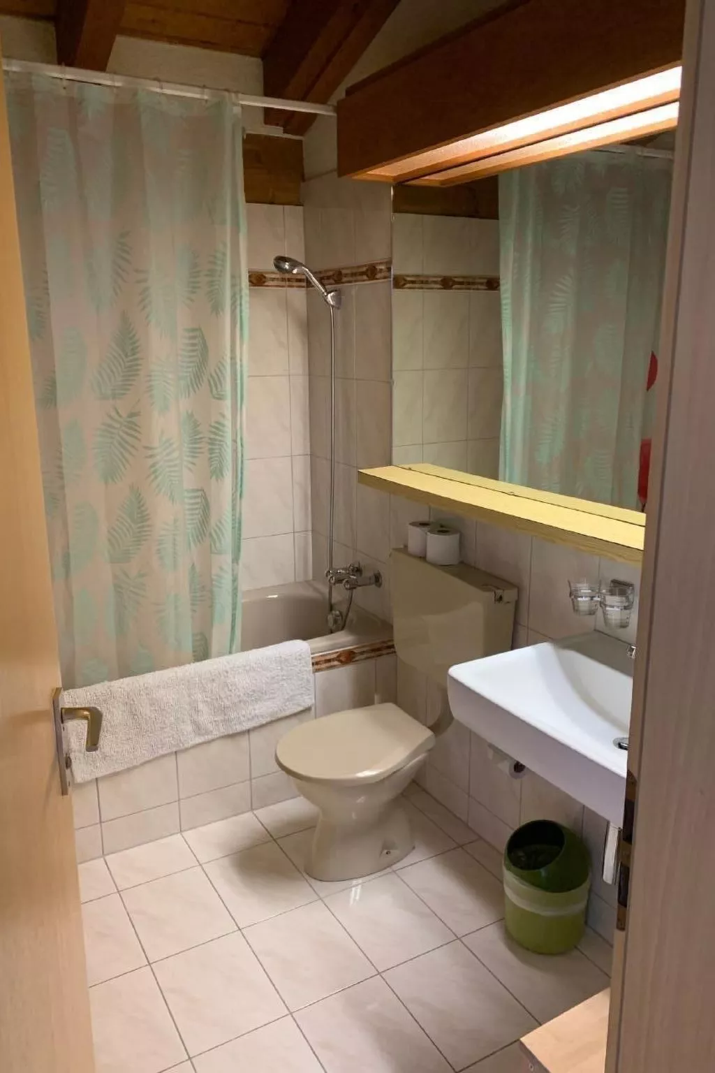 Aparthaus Surselva, direkt an der Skipiste-Image-tags.info