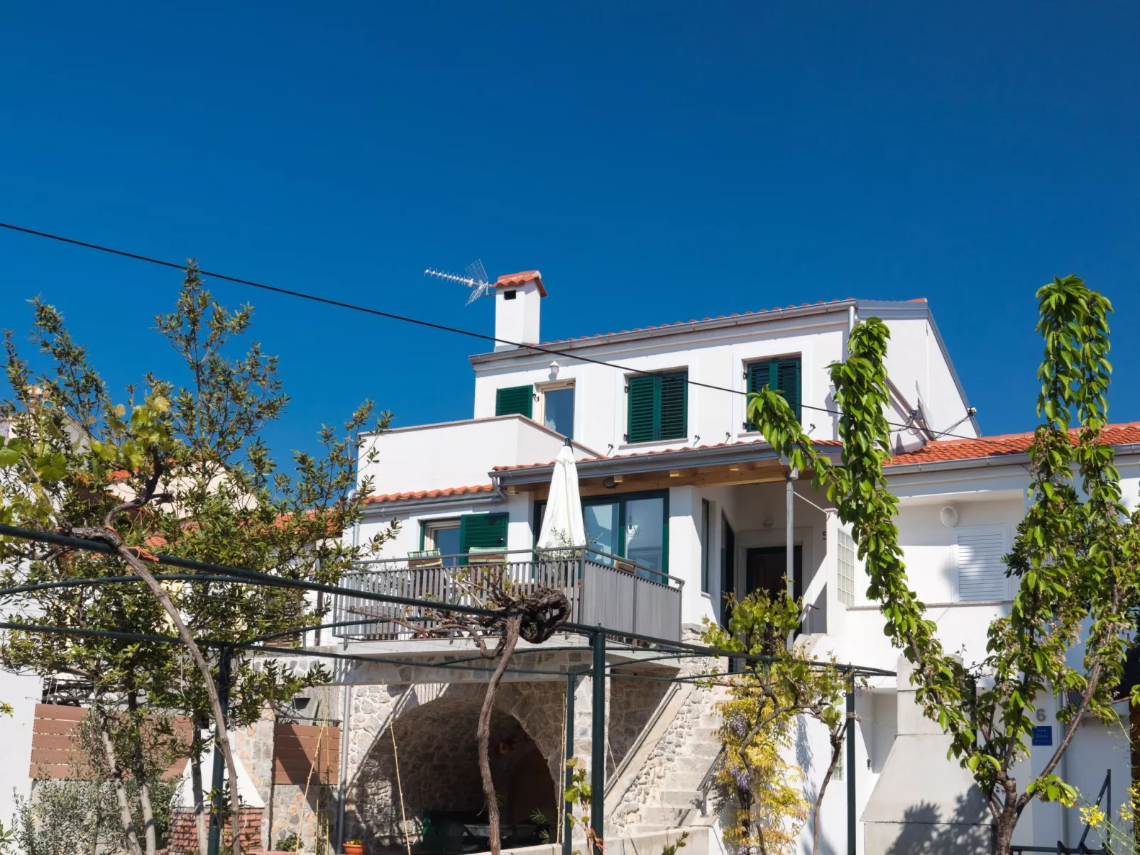 Mit Garten, Grill und Terrasse-Buiten