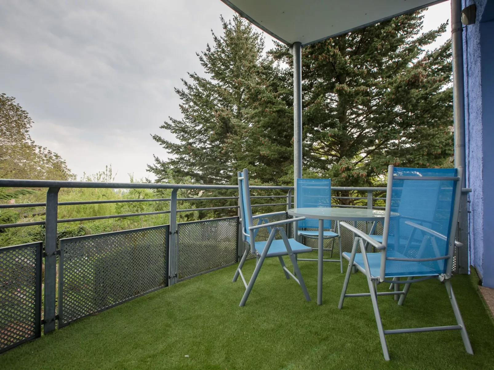  in Stadtrandlage mit guter Anbindung, sowie eigener Terrasse und Garten