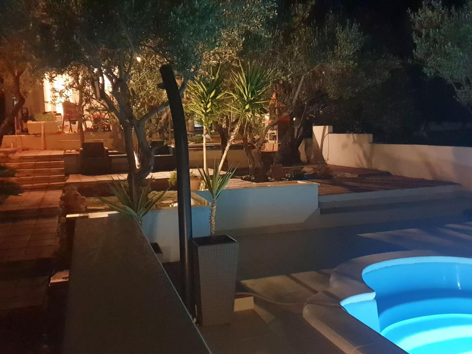 Geräumiges Ferienhaus mit Terrasse und Garten-Buiten