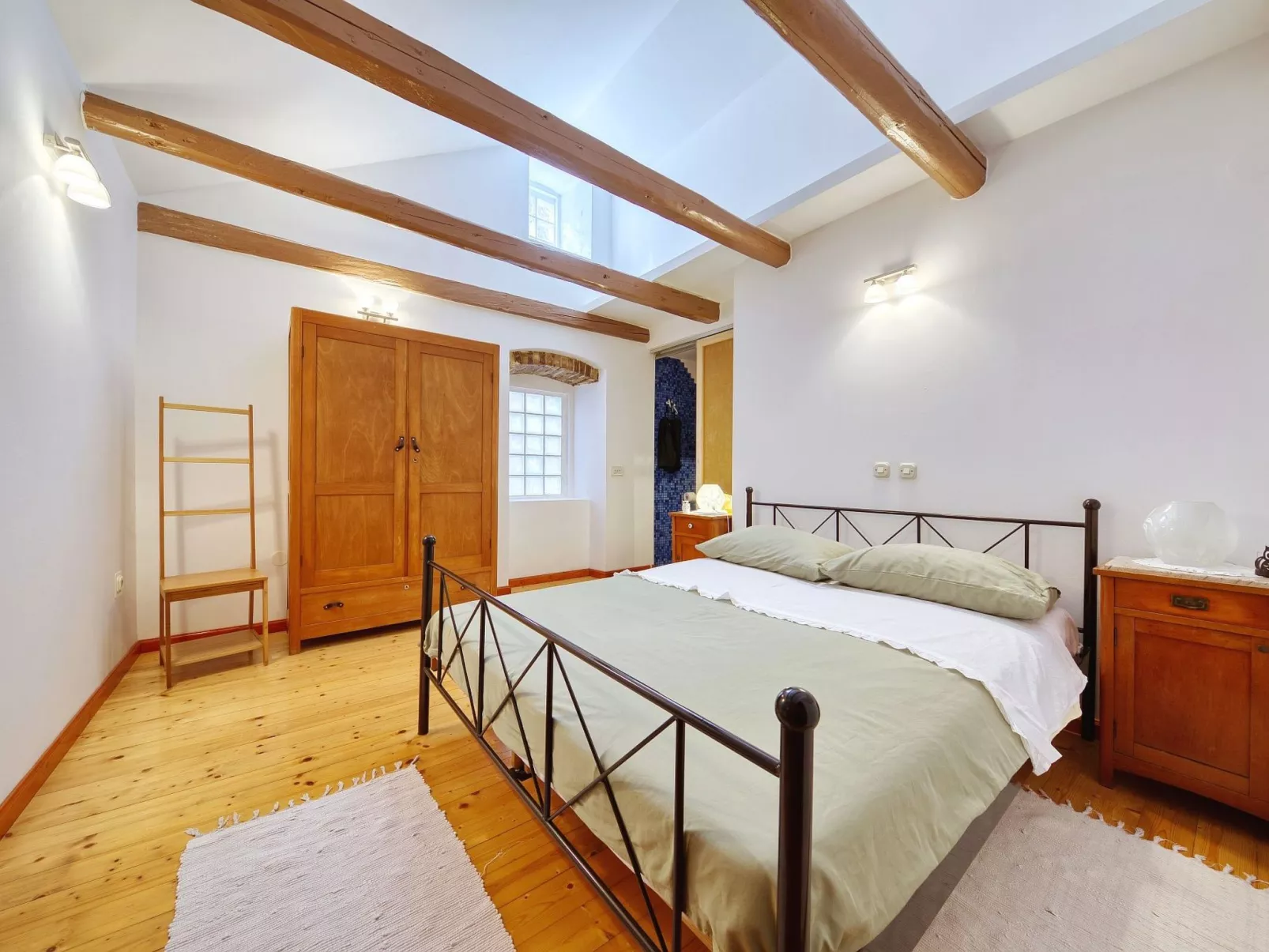 Stara frajla - Binnen