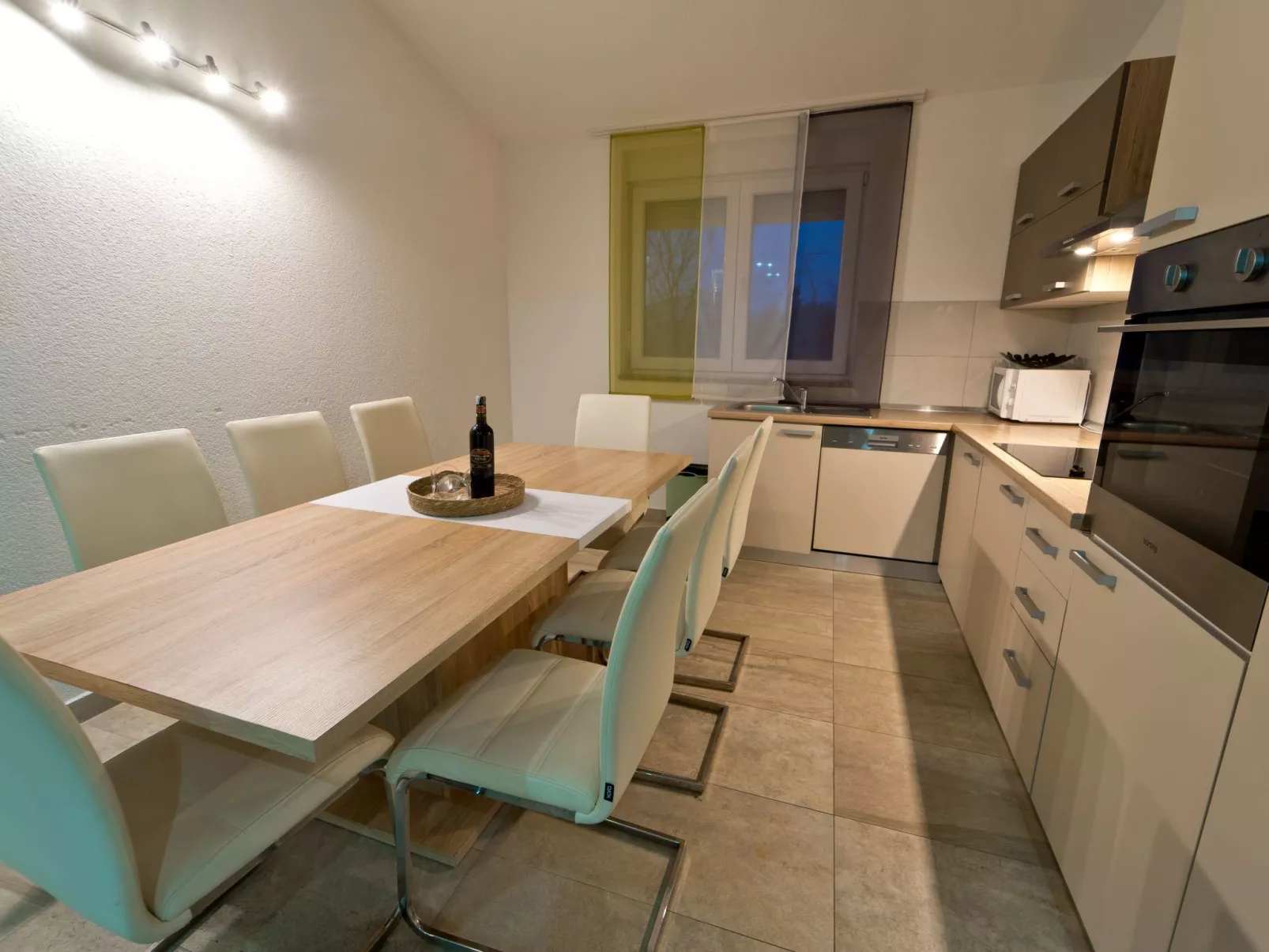 Luka mit Pool, gelegen in Pula - Binnen