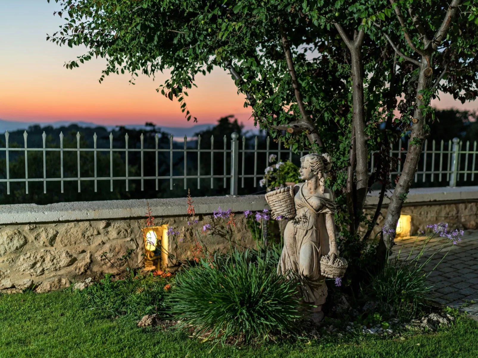 Villa Zeus mit privatem Pool und Jacuzzi-Buiten