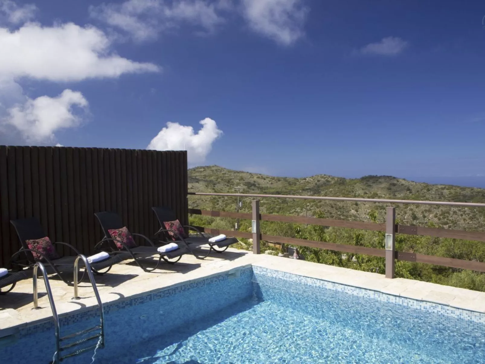 Schönes Haus in Apollonii mit privatem Pool-Buiten