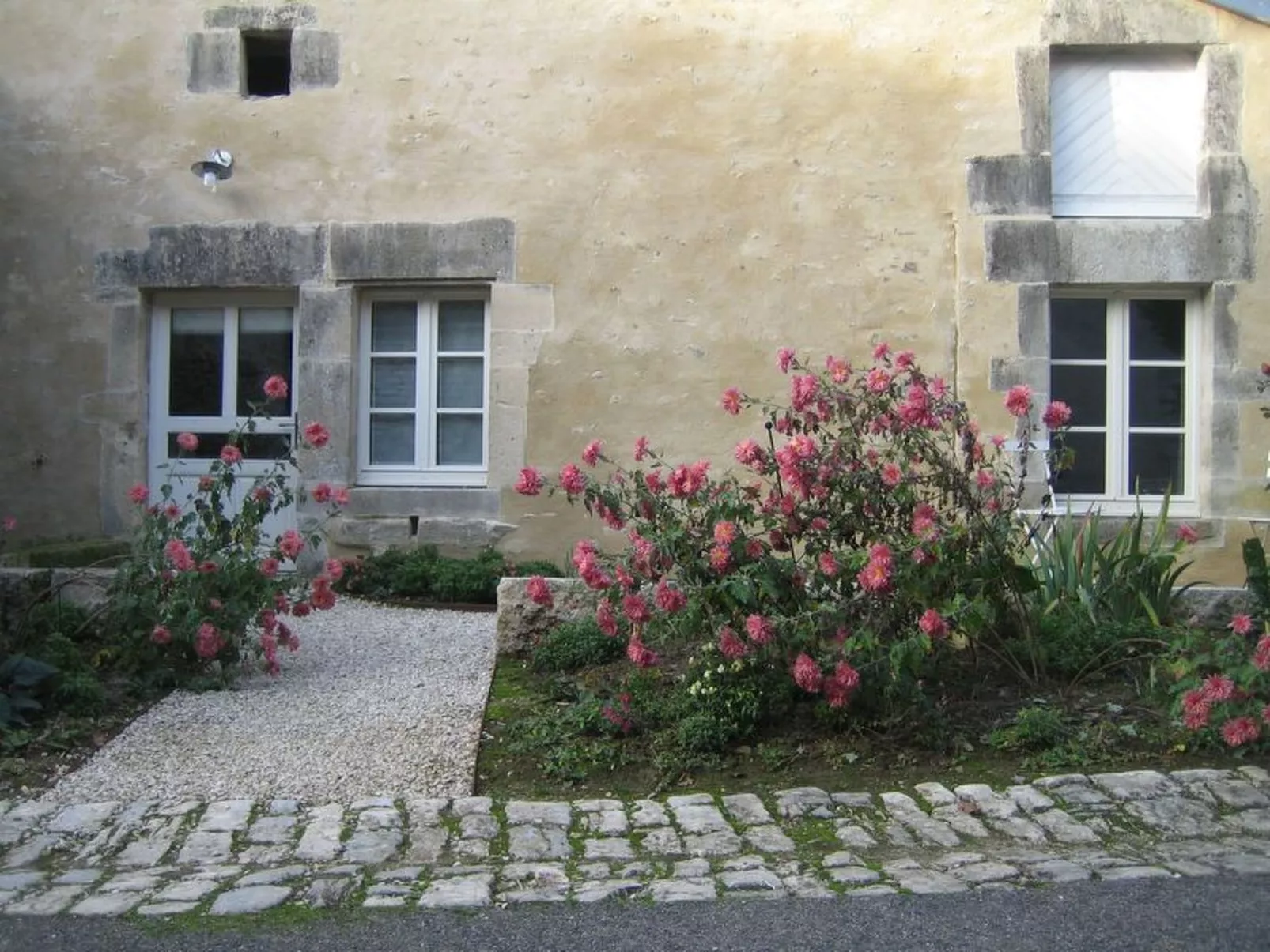 Bévau: Frankreich erleben mit Bio-Frühstück und täglichem Putz-Service