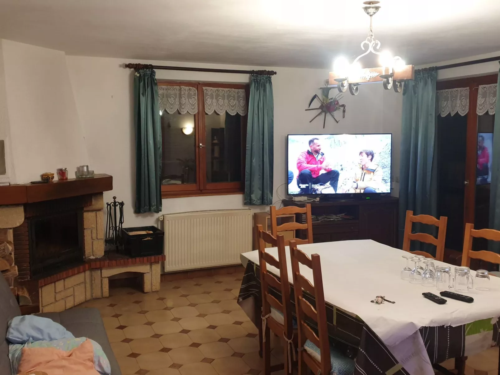 Mit Balkon, Garten und Talblick-Binnen