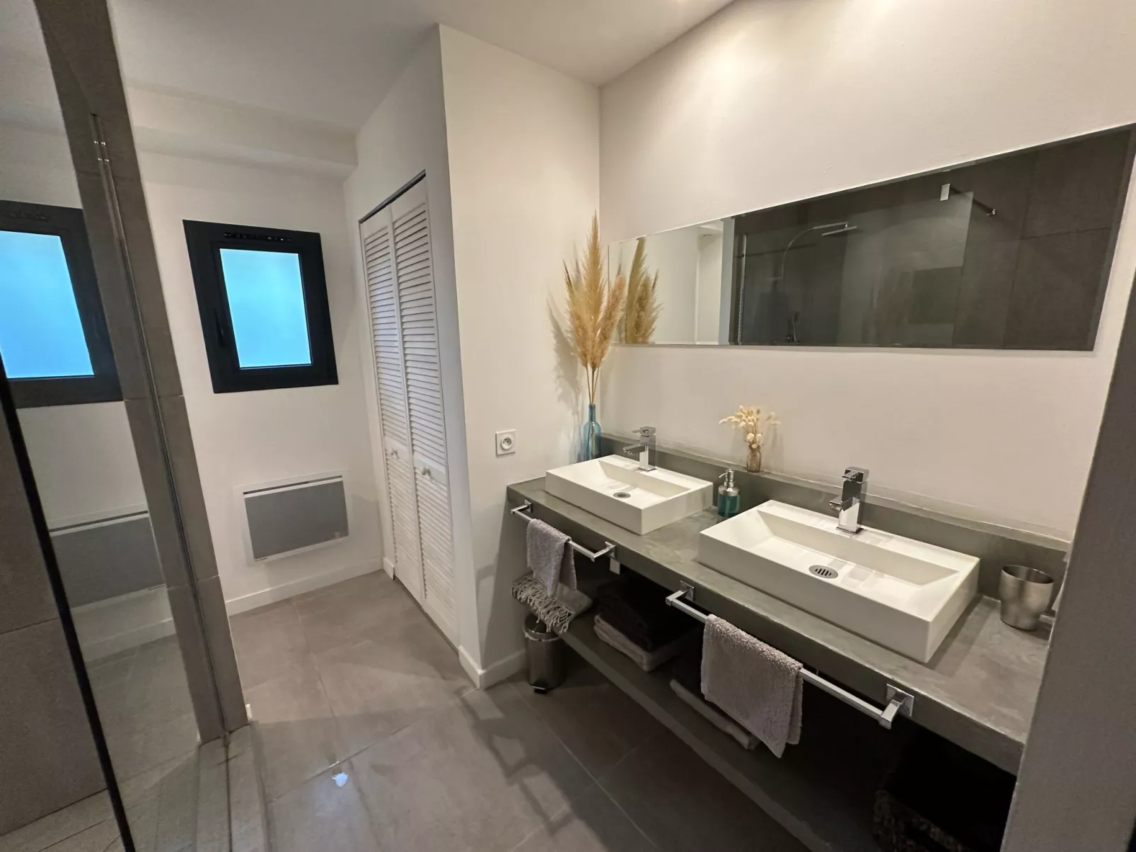 Eine kleine Ecke der Provence. Privater beheizter Pool-Binnen