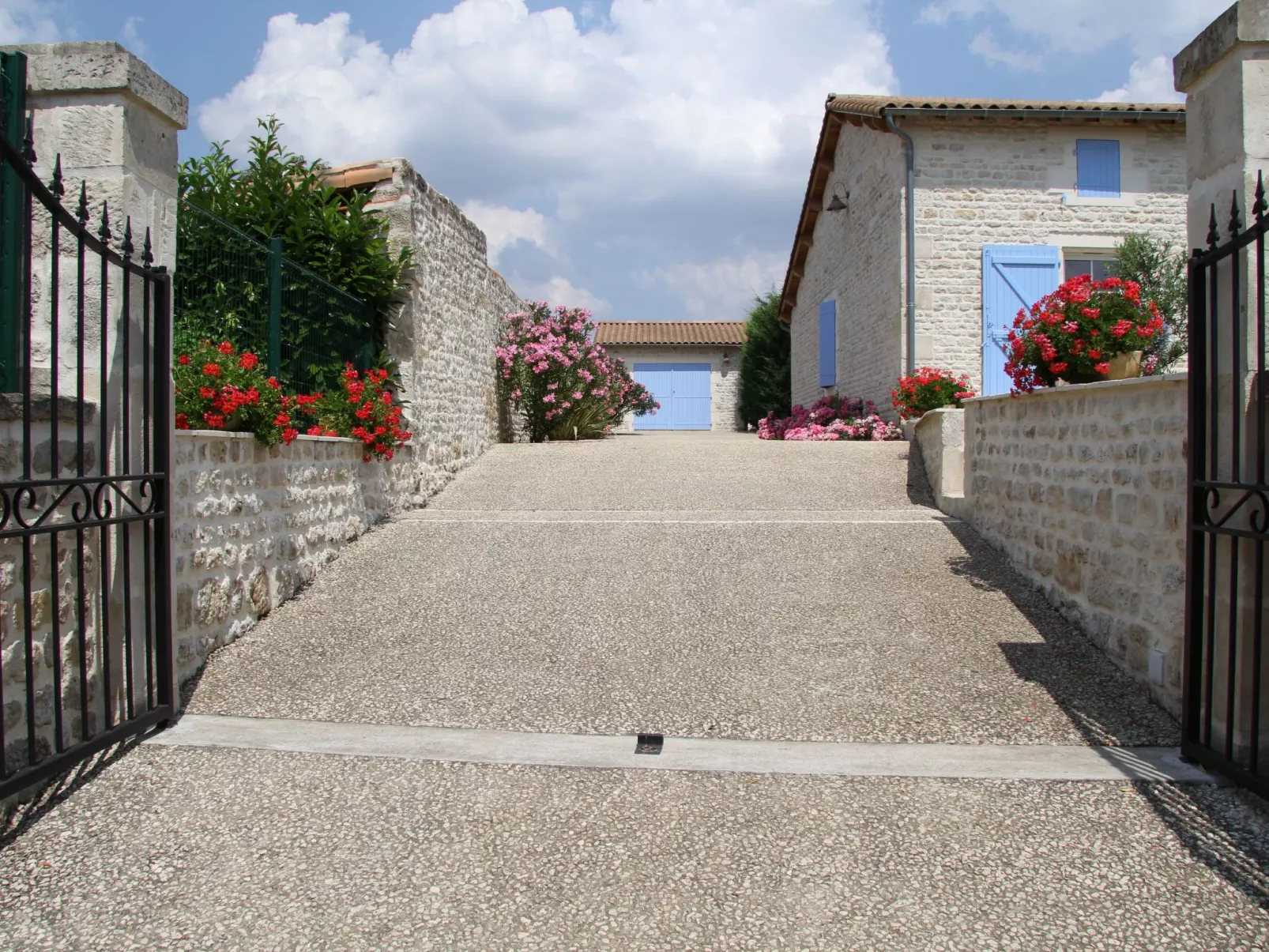 Villa "La Bergerie" mit Privatpool und Spa-Buiten