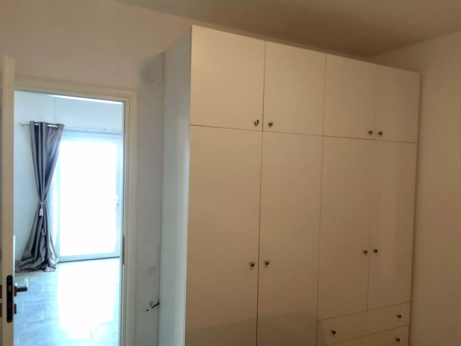 Charmantes Ferienhaus in Ia mit Privater Terrasse-Binnen