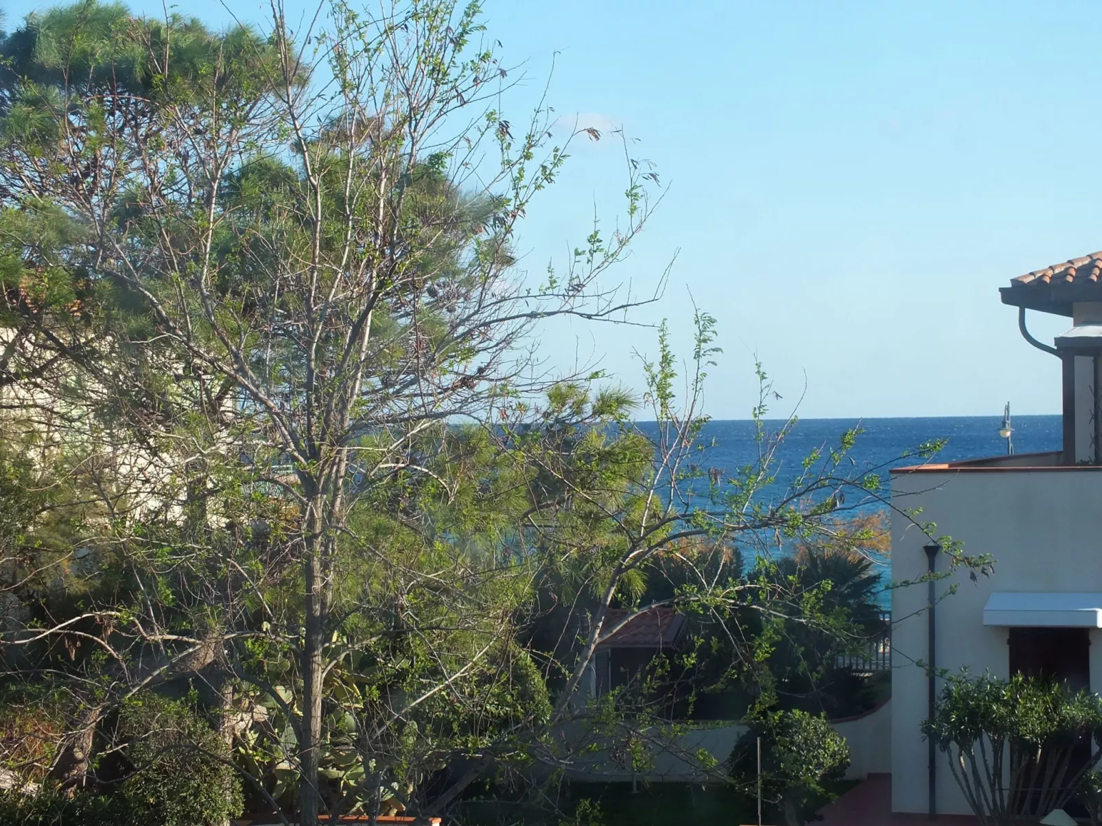 Wohnung mit schöner Aussicht-Buiten