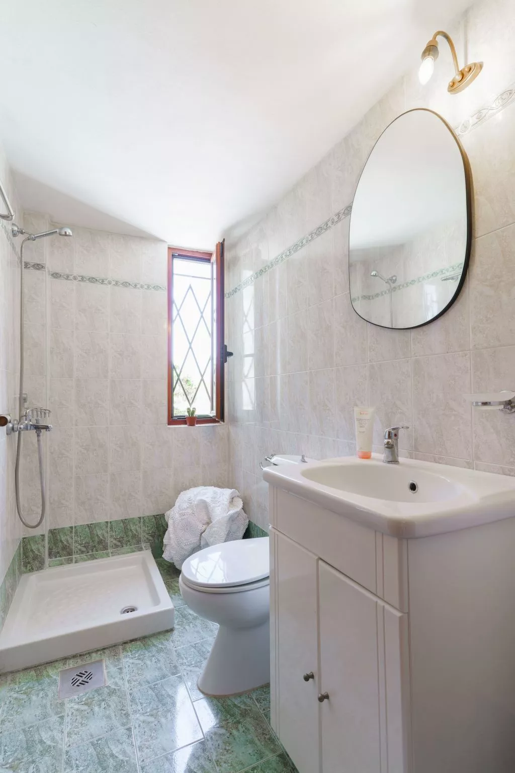 Villa mit Meerblick und privatem Pool, BBQ 1,5km vom Strand entfernt-Binnen