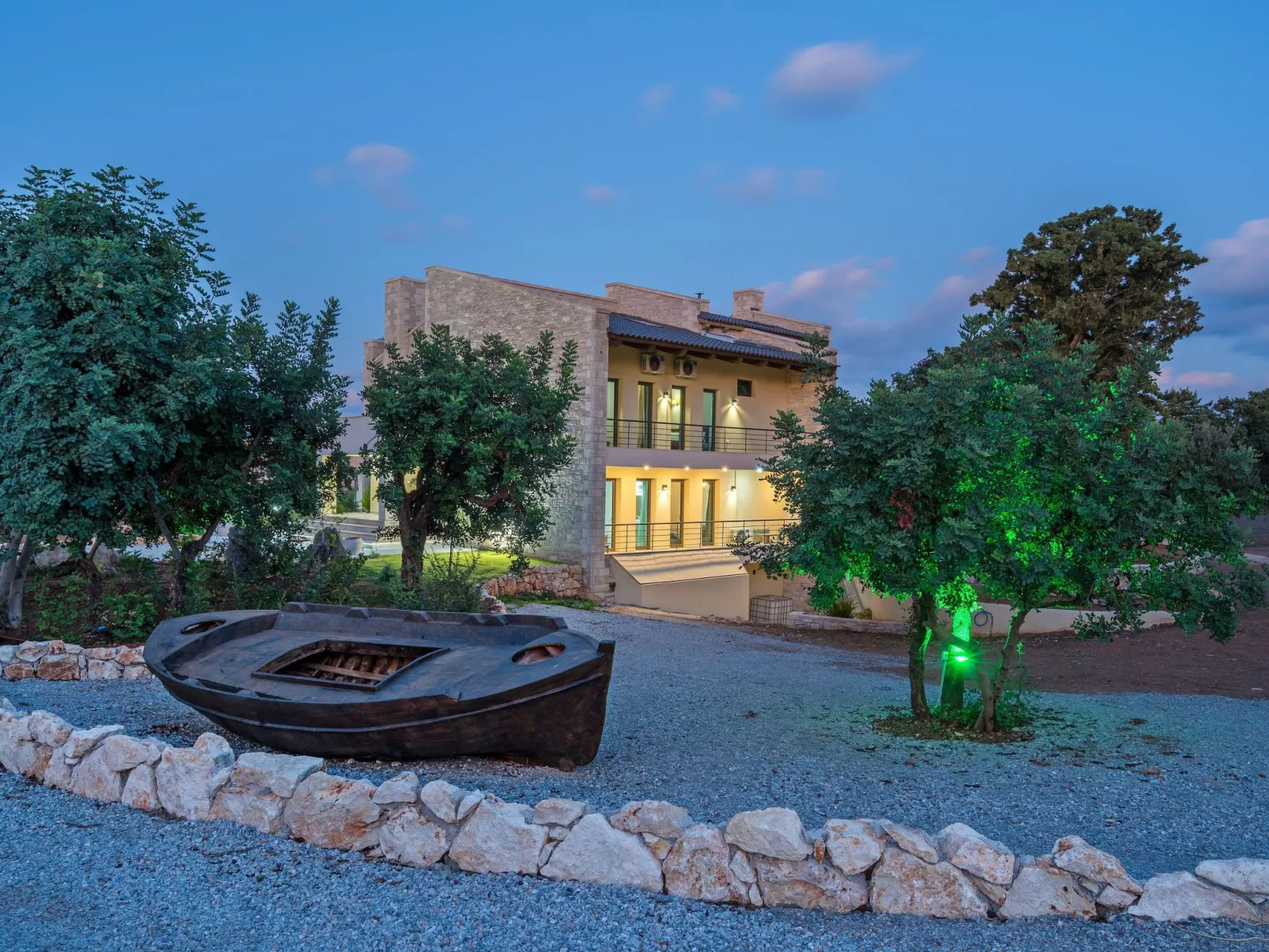 Kostenloses Frühstück, Pools, Kinderbereich, für 20 Gäste-Image-tags.info