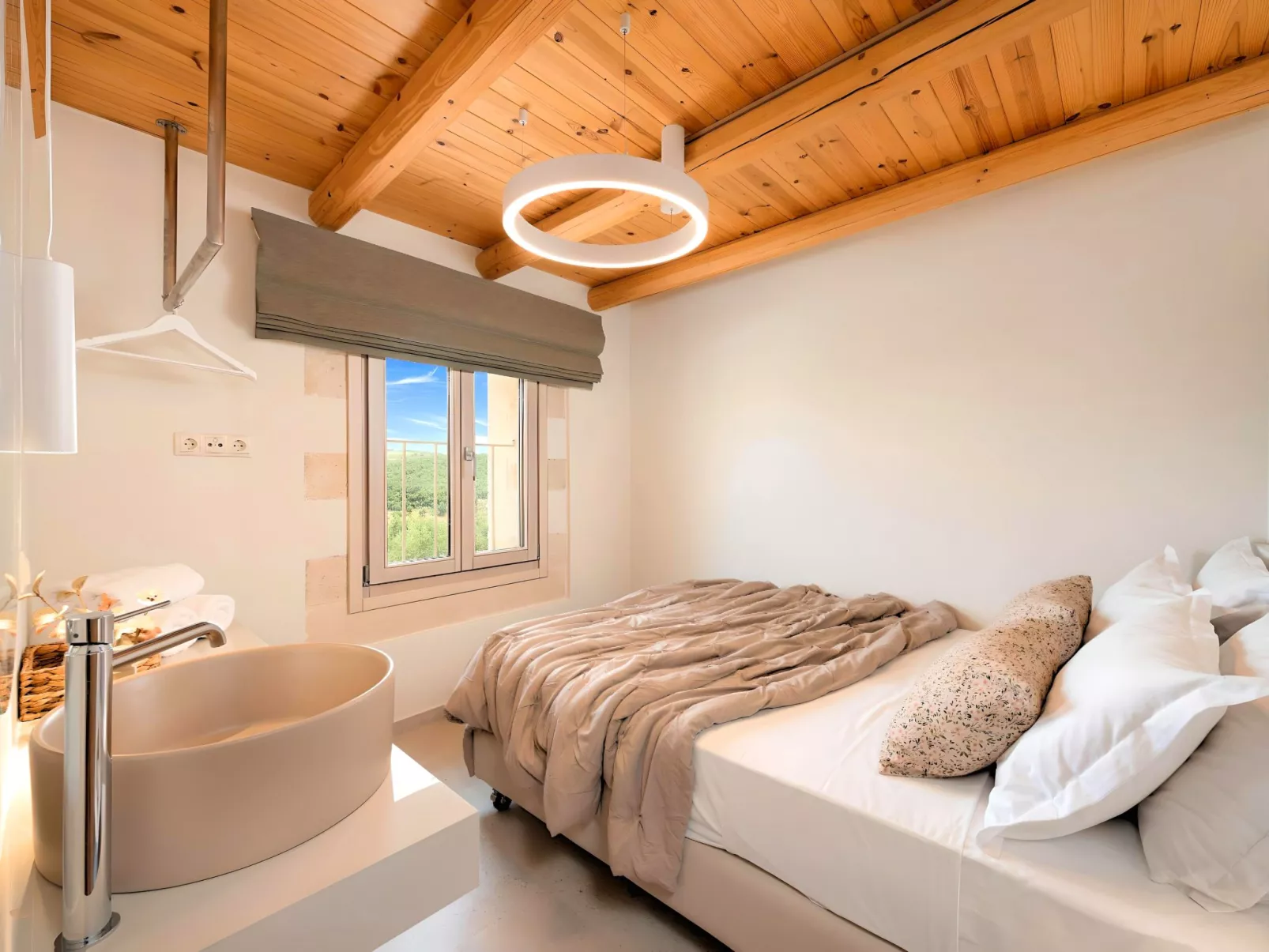 Hidden Gem Pool und Jacuzzi-Binnen