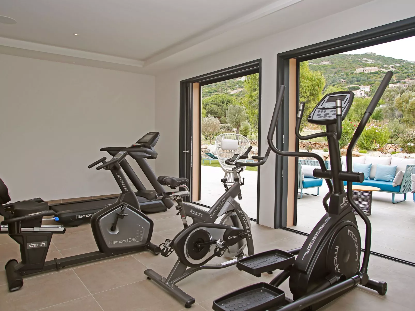 Villa 3 Schlafzimmer, privater Pool Garten und Parkplatz-Binnen