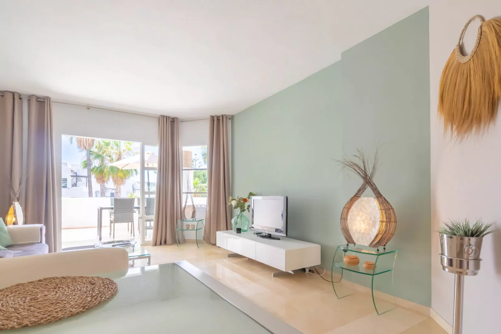 CT 214 HHH-Faro's Matchroom Boutique Apartment-II-Woonkamer