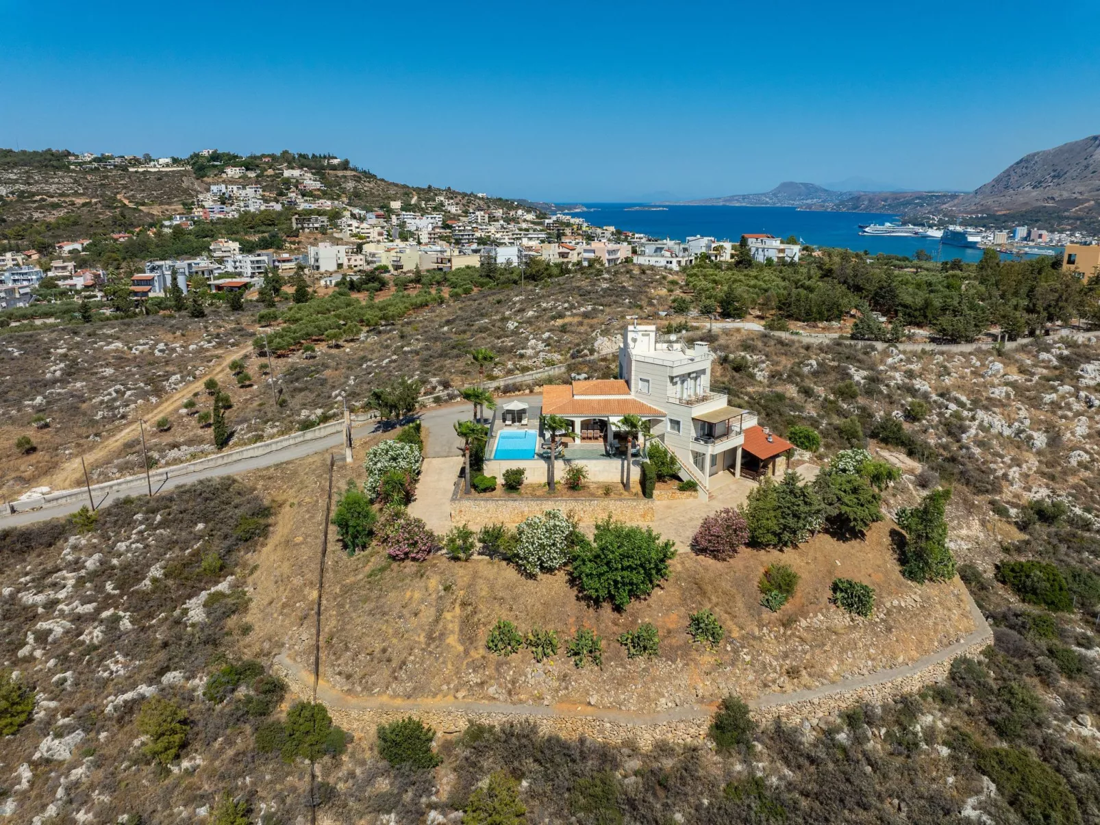 Karmilos Hill Villa - absolute Privatsphäre-Buiten