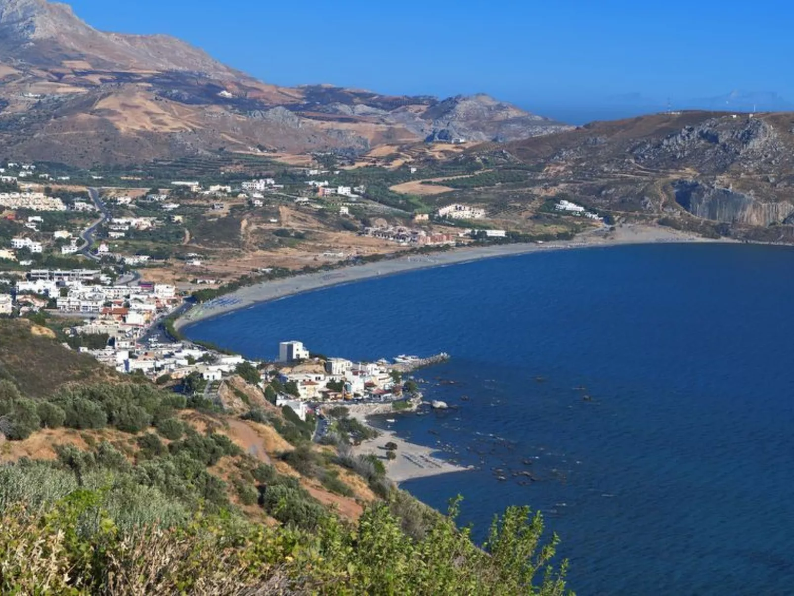 Neue Villa mit privatem Pool und BBQ, 2.5km zum Strand-Buiten