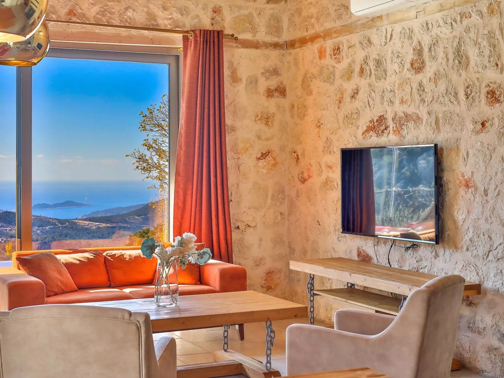 Natursteinhaus mit Pool in Kalkan Islamlar-Binnen