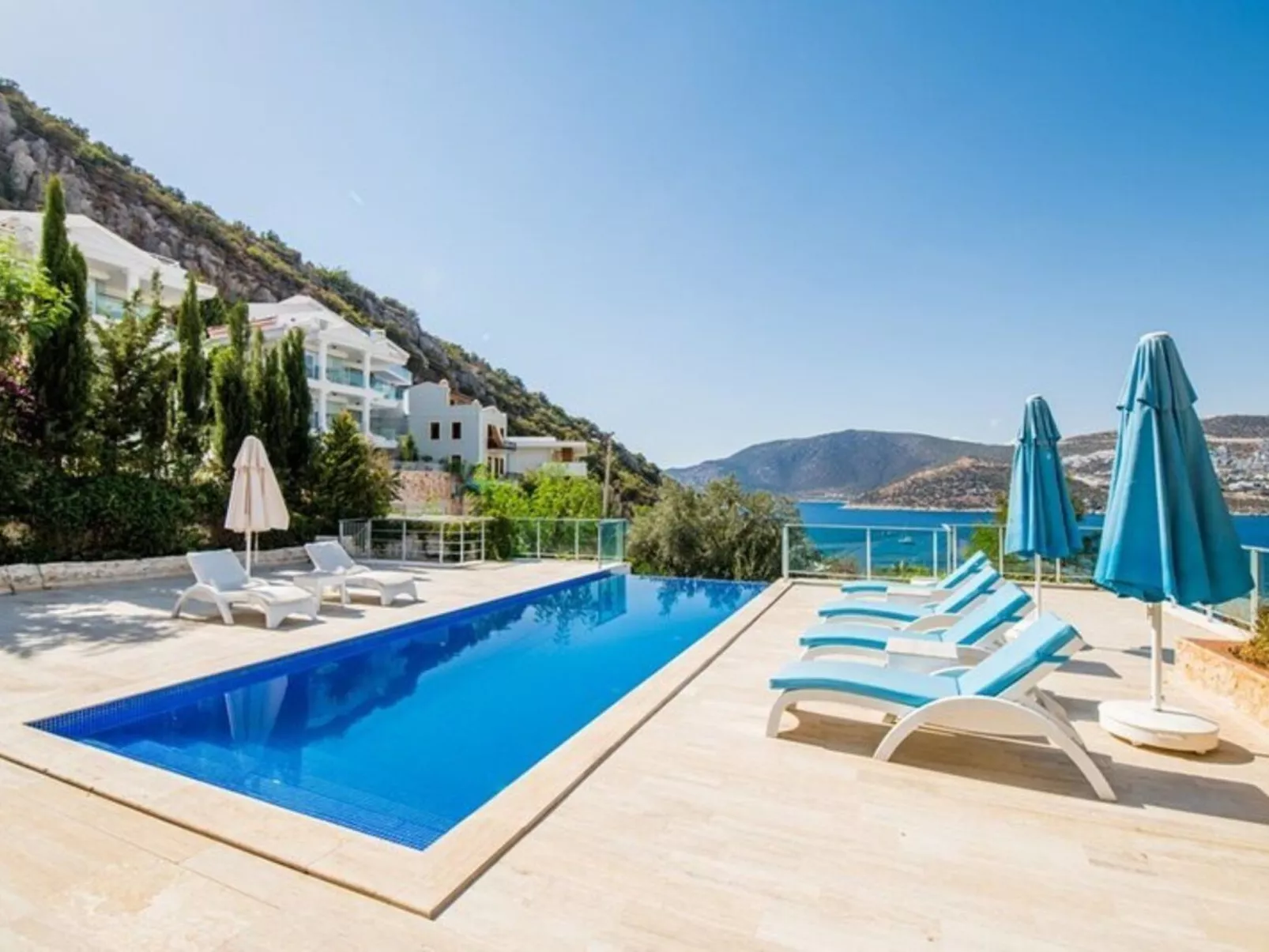 6 Personen nähe Strand