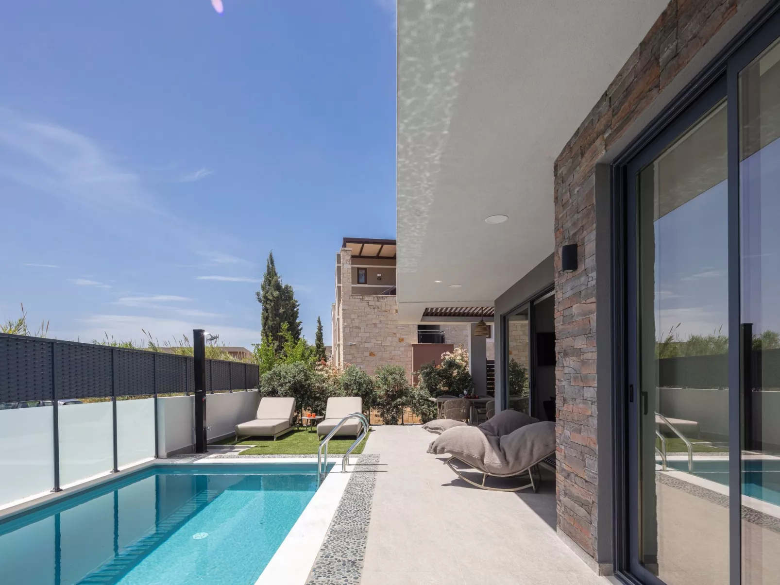 VillaSaints I - Pool und BBQ, Spaziergang zum Strand