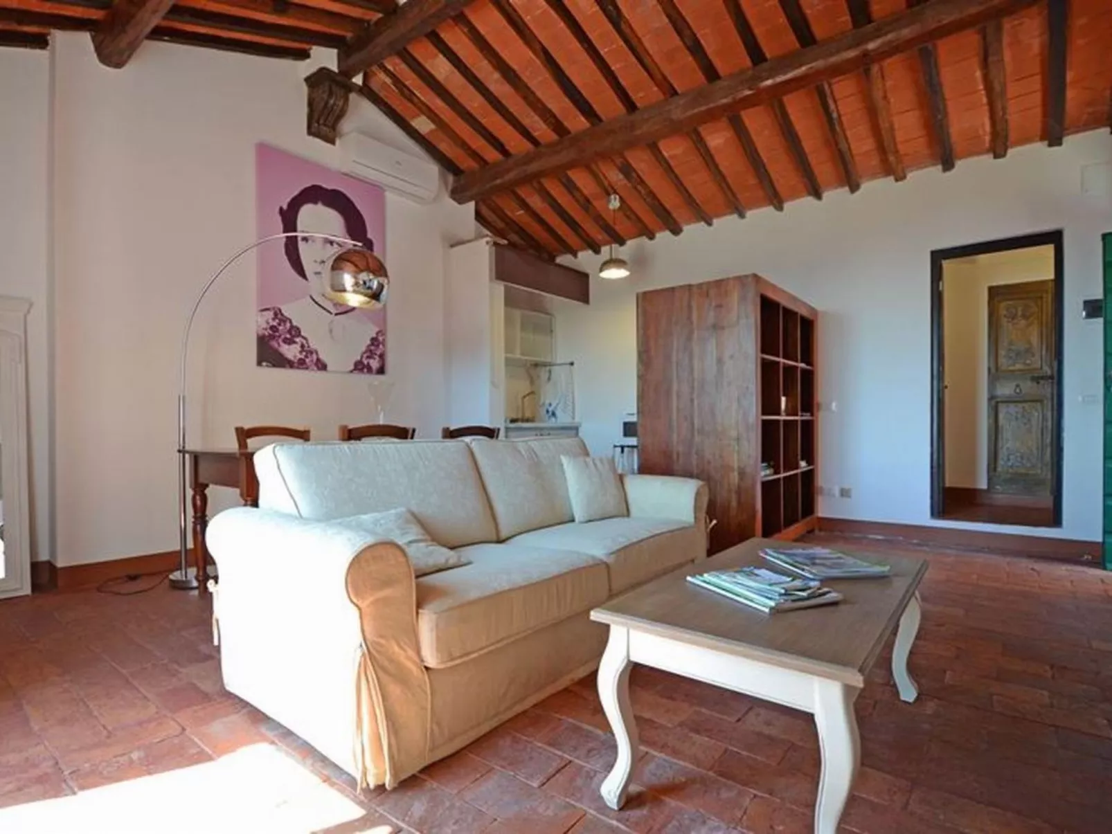 "Gina4" mit Gemeinschaftspool-Binnen