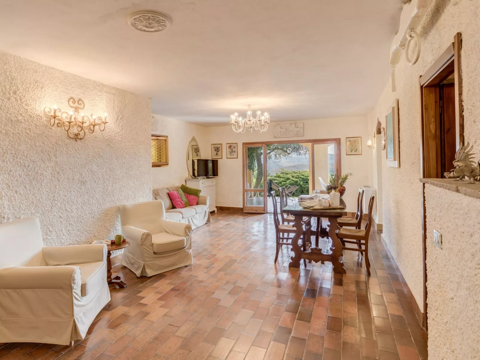Wohnung Macine mit Terrasse und Grill - Binnen