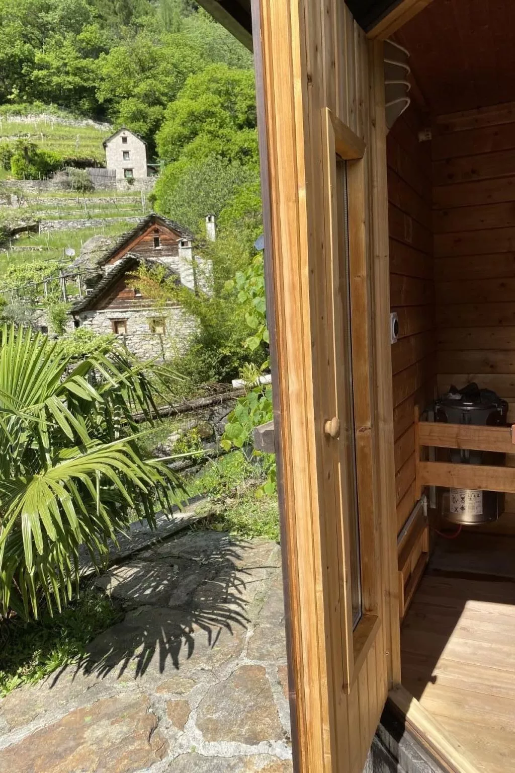 Top -Rustico mit Aussenwhirlpool beheizt und Sauna-Buiten