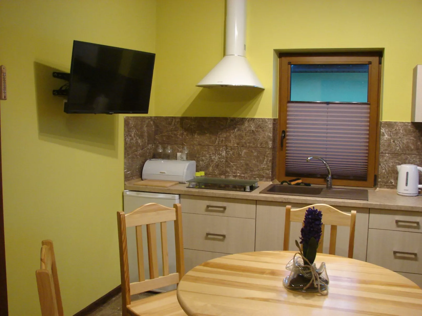 Green Corner Cottage 1-Binnen