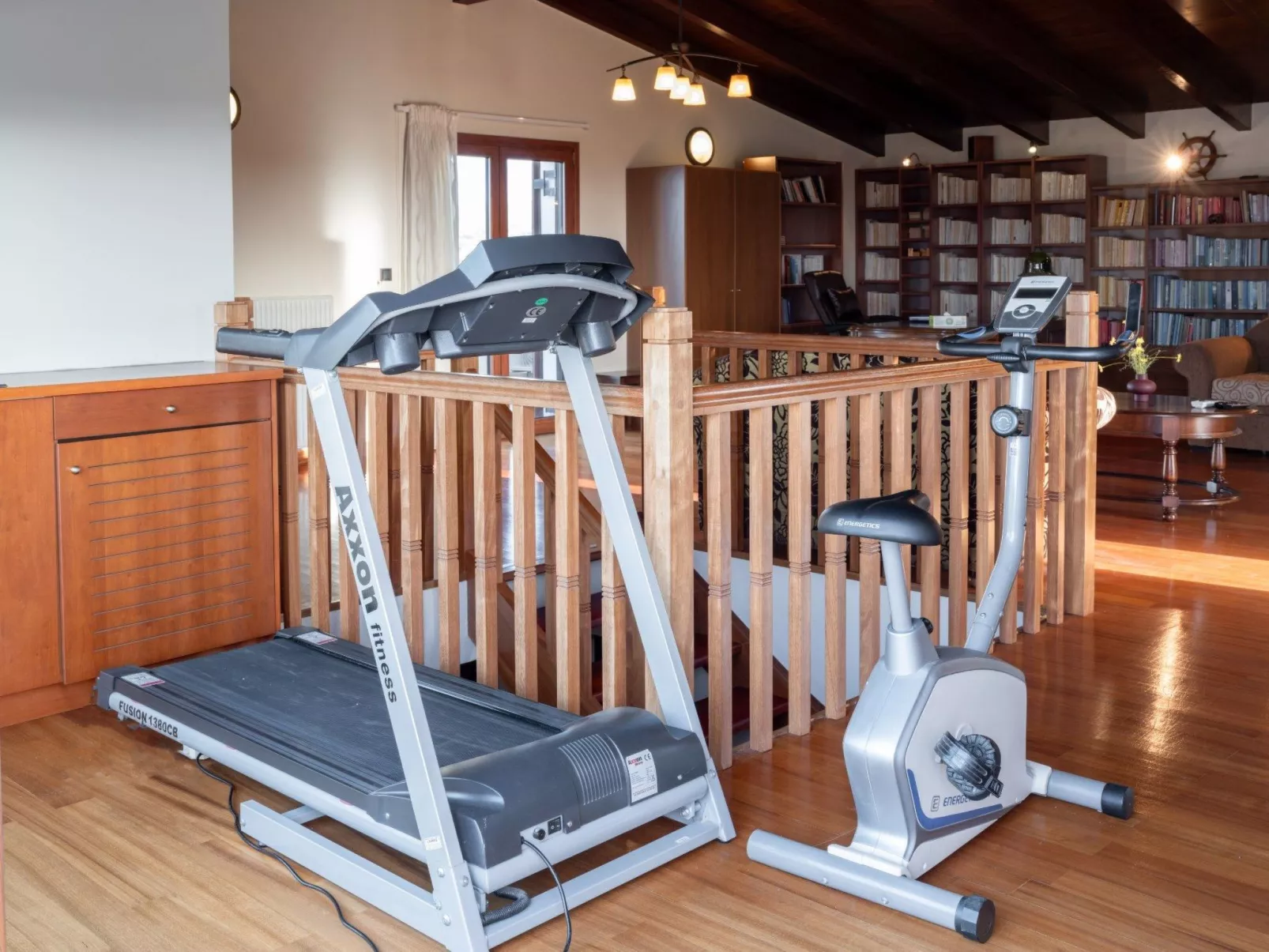 Familienvilla mit privatem Pool, Tischtennisplatte und Fußballtisch-Binnen