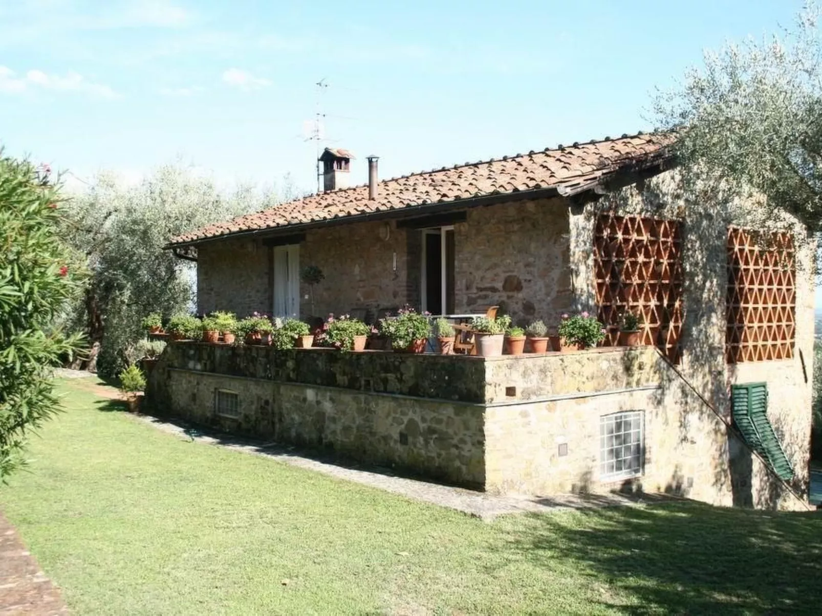 'Villa Pieve' mit eigenem Pool-Buiten