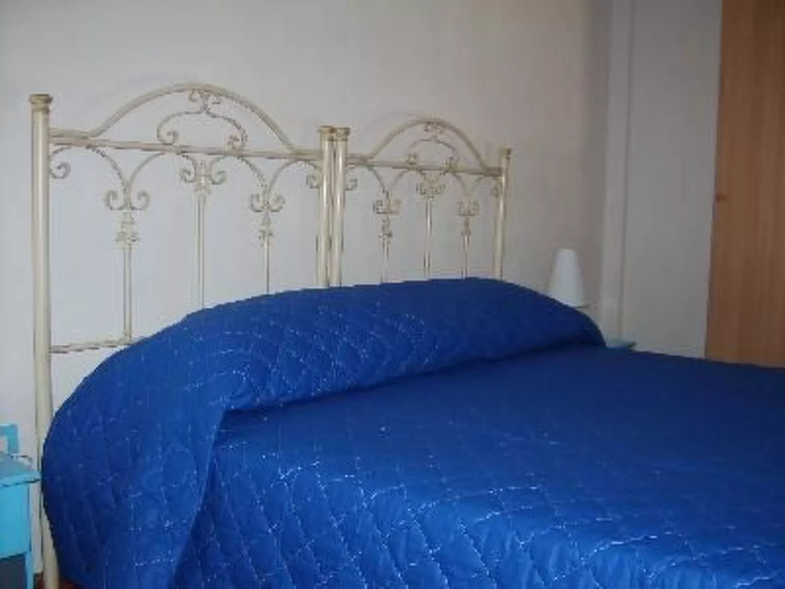 AZZURRO-Image-tags.info