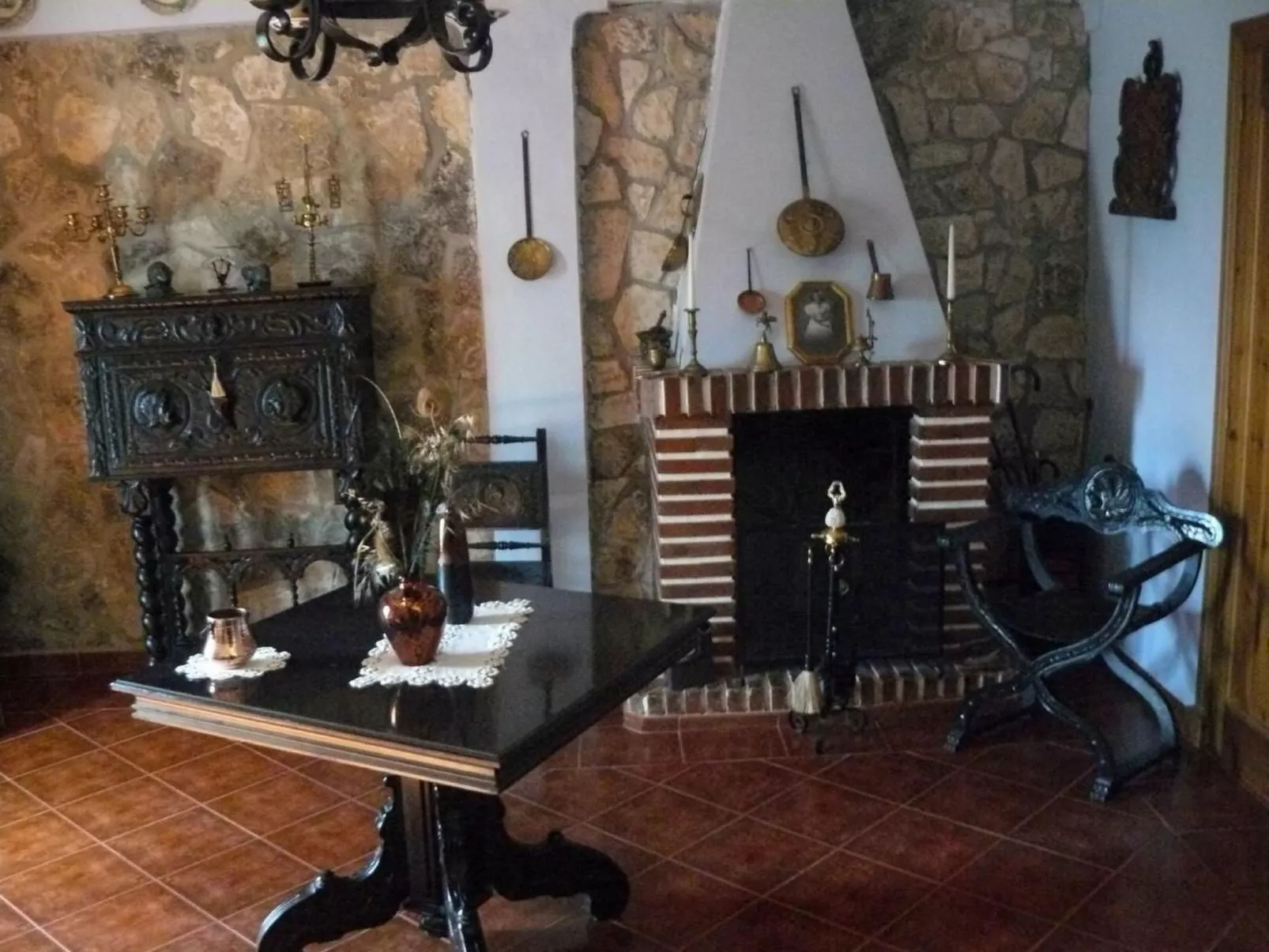 Torre de Campos in Ainzón - Hauptgebäude-Image-tags.info