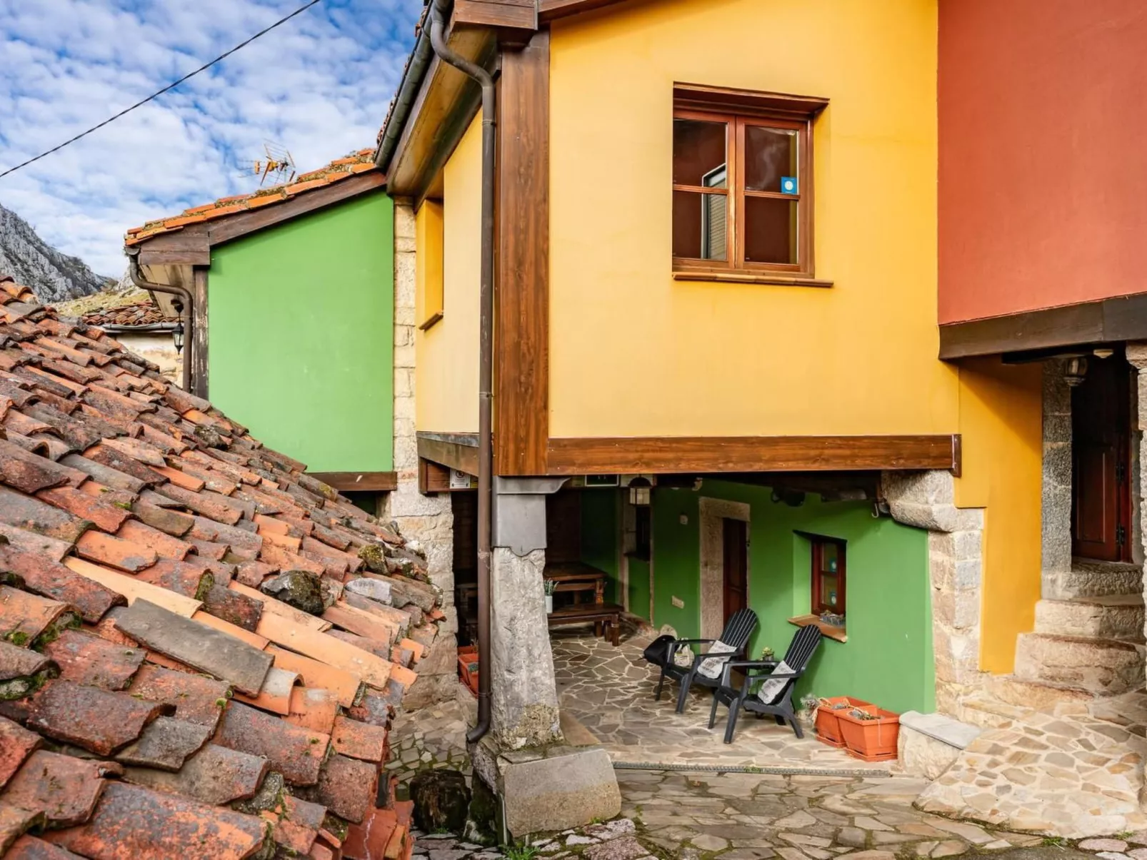 Montegrande, Berghaus in idyllischer Lage-Image-tags.info