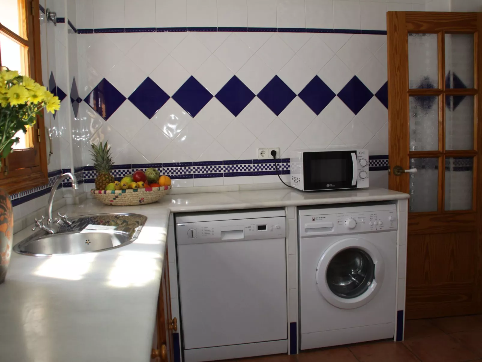 Touristenwohnung "Apartment" mit Terrasse-Binnen