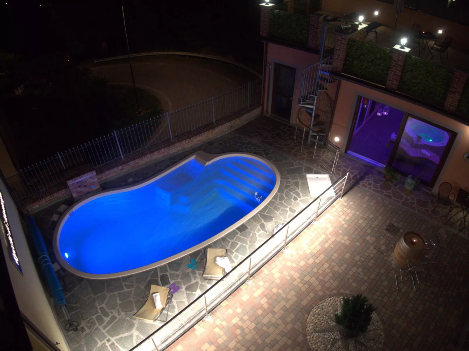 Wohnung 'Golden Sands' mit Schwimmbad-Buiten