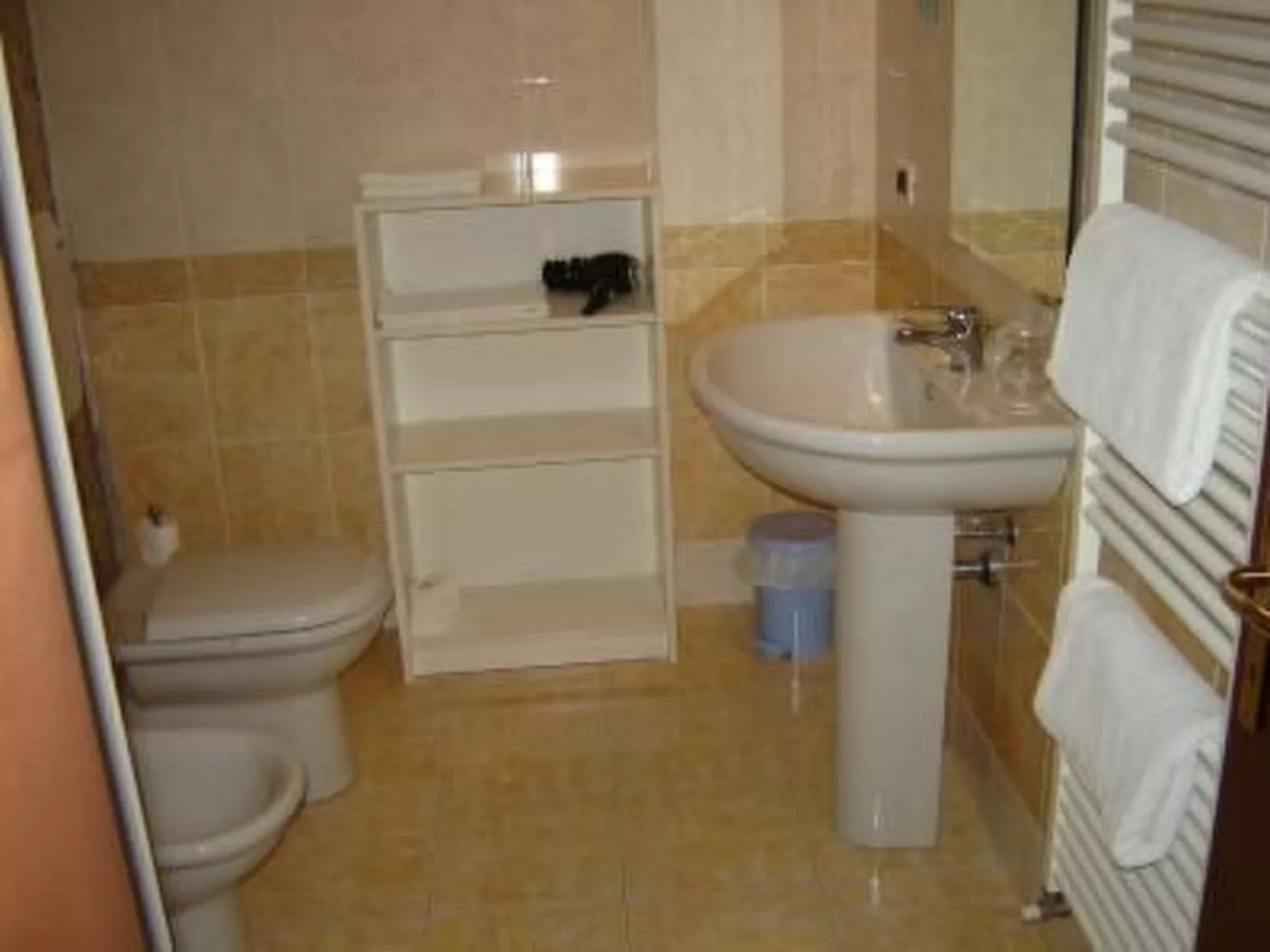 Mit großer Terrasse-Binnen