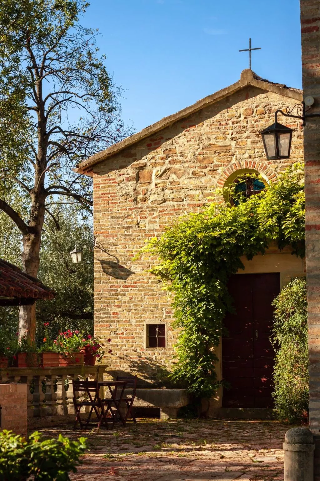 In einem Bauernhaus in den Hügeln, mit Garten und Pool-Buiten
