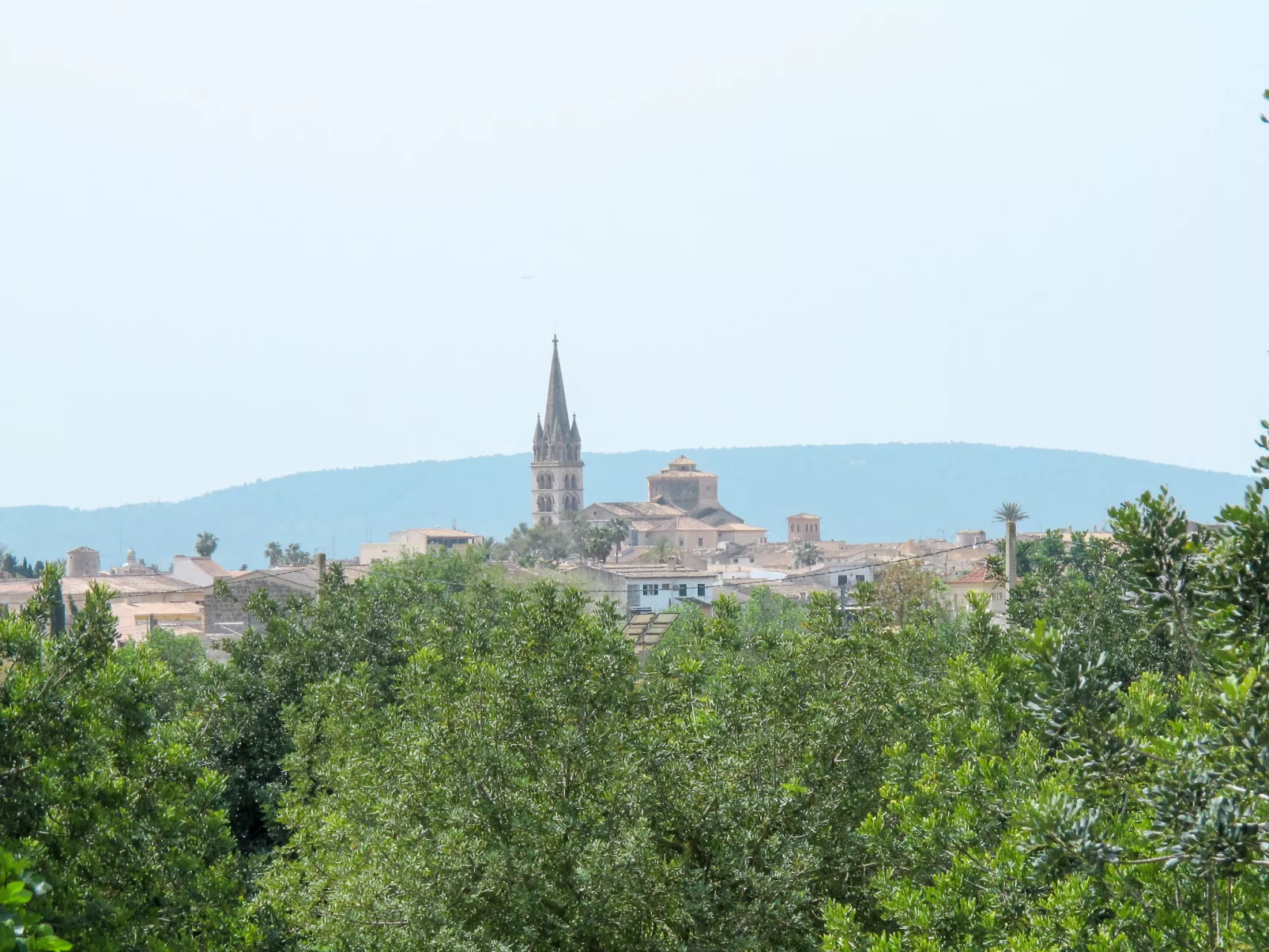 Finca mit Tennisplatz und Schwimmbad-Omgeving