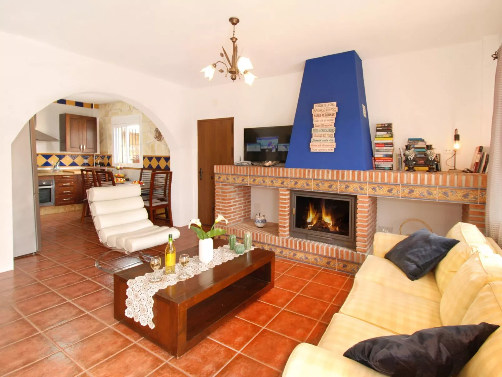 Ganzes Haus in Comares mit abschließbarem Parkplatz-Binnen