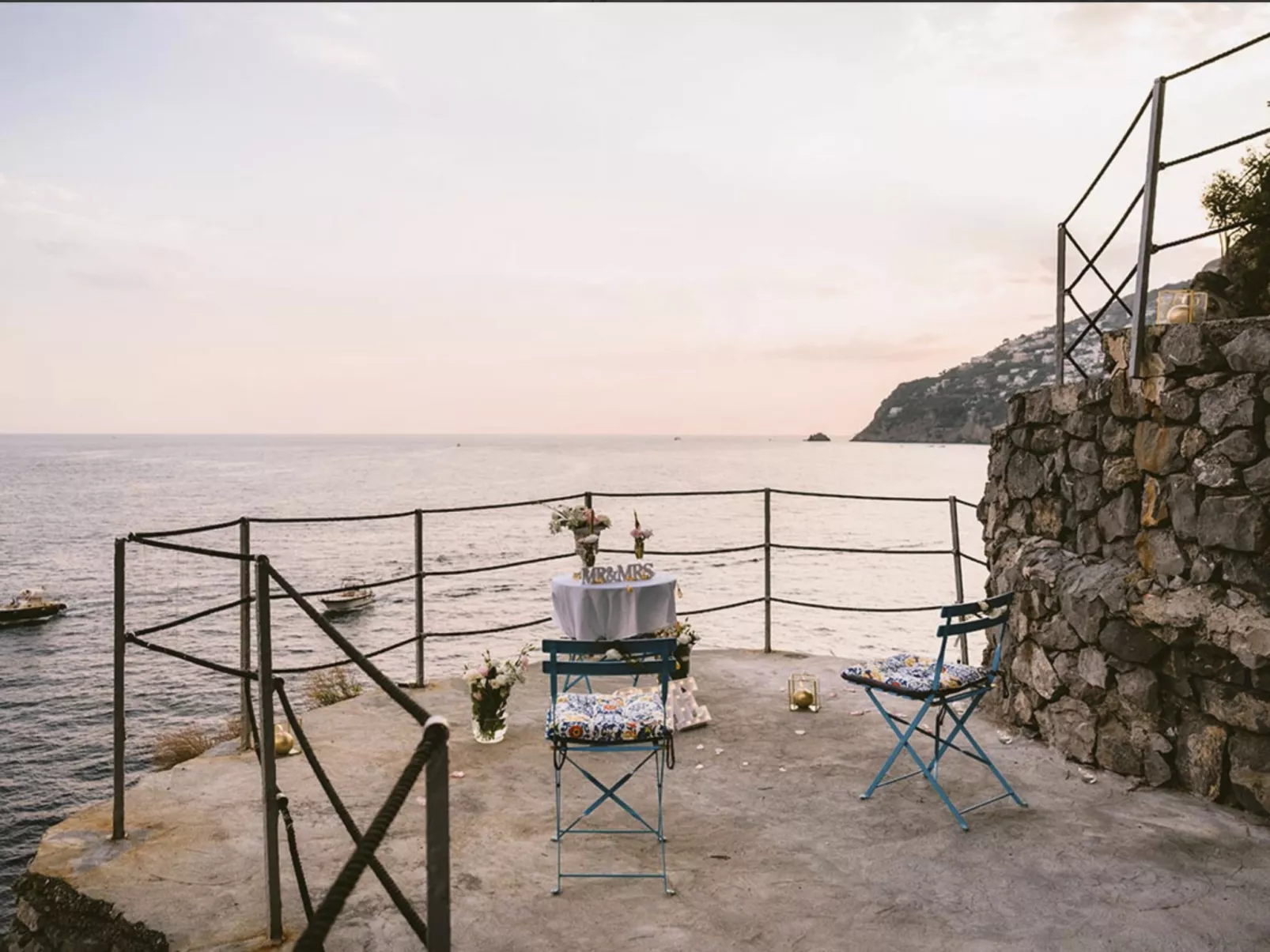 Villa auf einer natürlichen Klippe mit Blick auf das Meer, nur wenige Schritte-Buiten