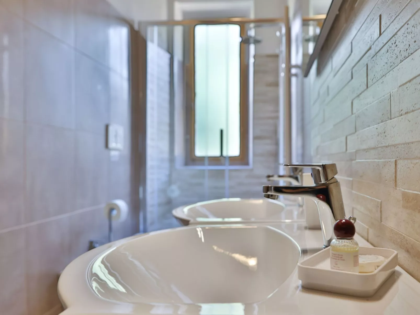 Geräumige Wohnung mit 3 Schlafzimmern und 3 Bädern-Image-tags.info