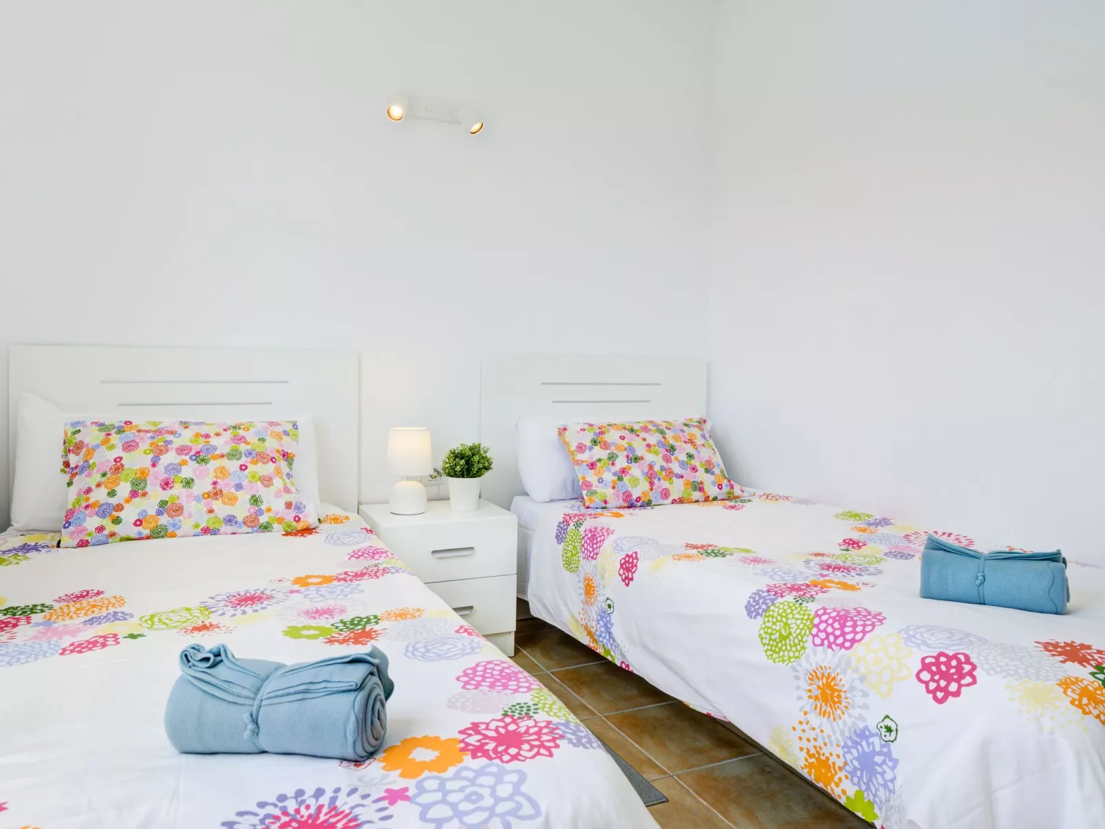 Private Terrasse, Schwimmbad, Parkplatz, Wi-Fi, TvSat-Binnen