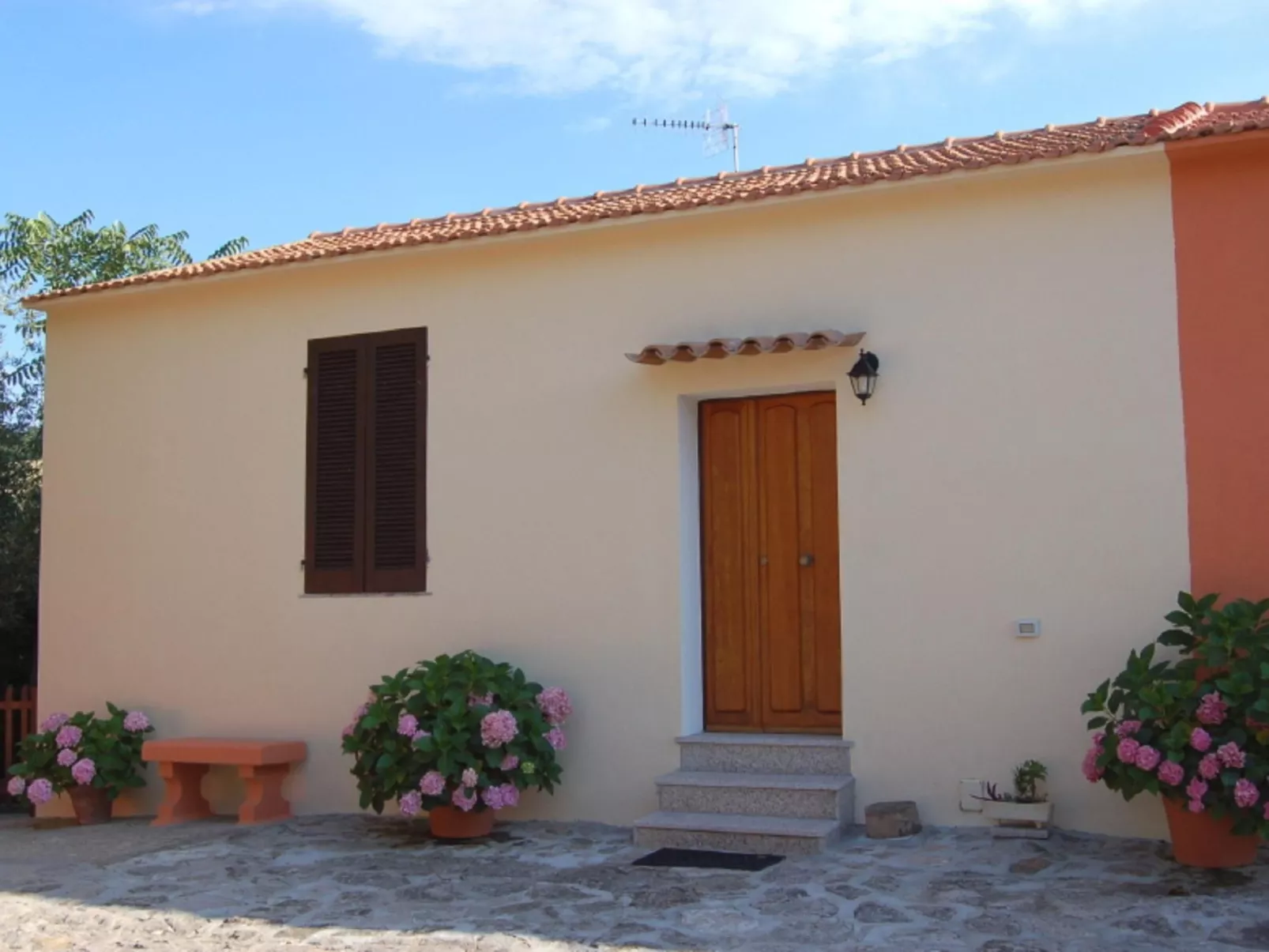 Lubagnu Vacanze- Drei-Zimmer-Wohnung C - Image-tags.info