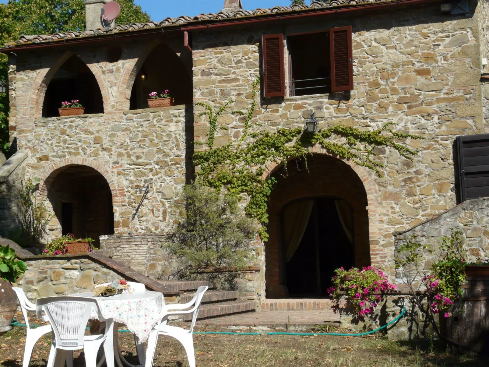 Villa 'Cimpoli casa' mit Garten und Grill-Buiten