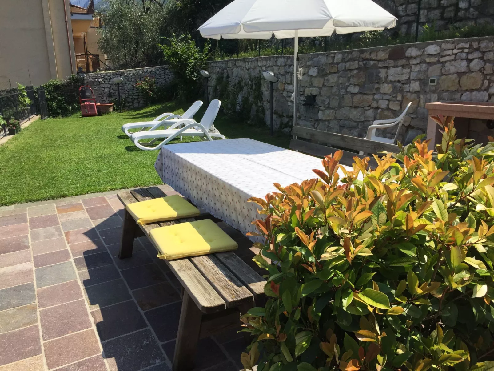 Wohnung nr. 2 im Casa Mary mit Balkon und Seeblick-Buiten