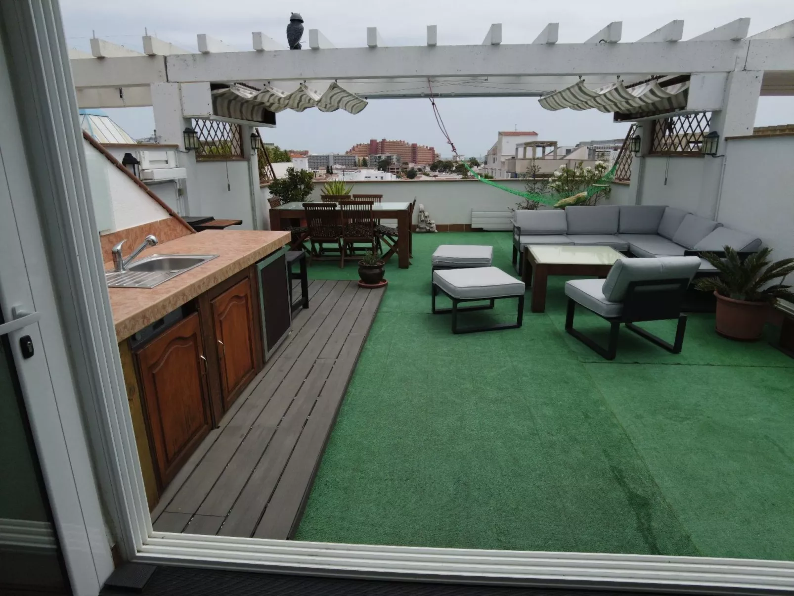 Appartement in Roses mit Grill, gemeinschaftlichem Pool und Terrasse