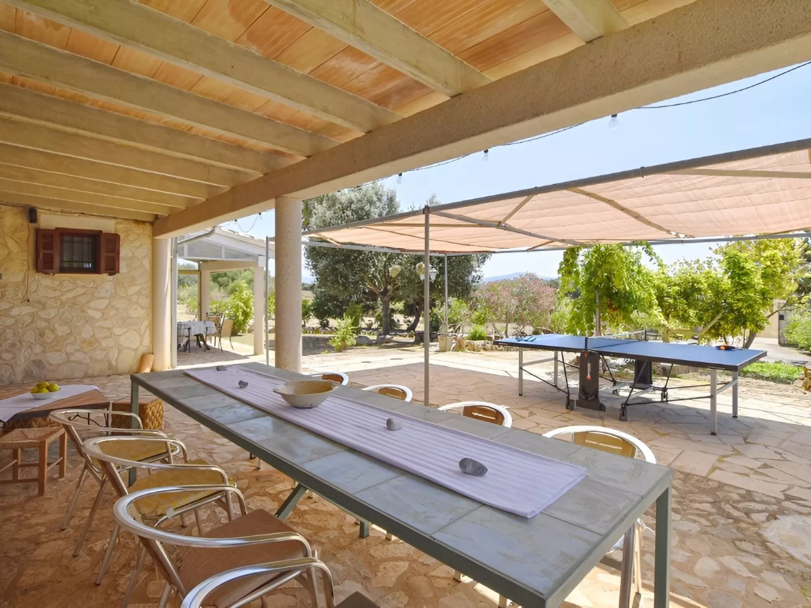 Finca mit großem eingezäunten Pool und Klimaanlage. - Buiten