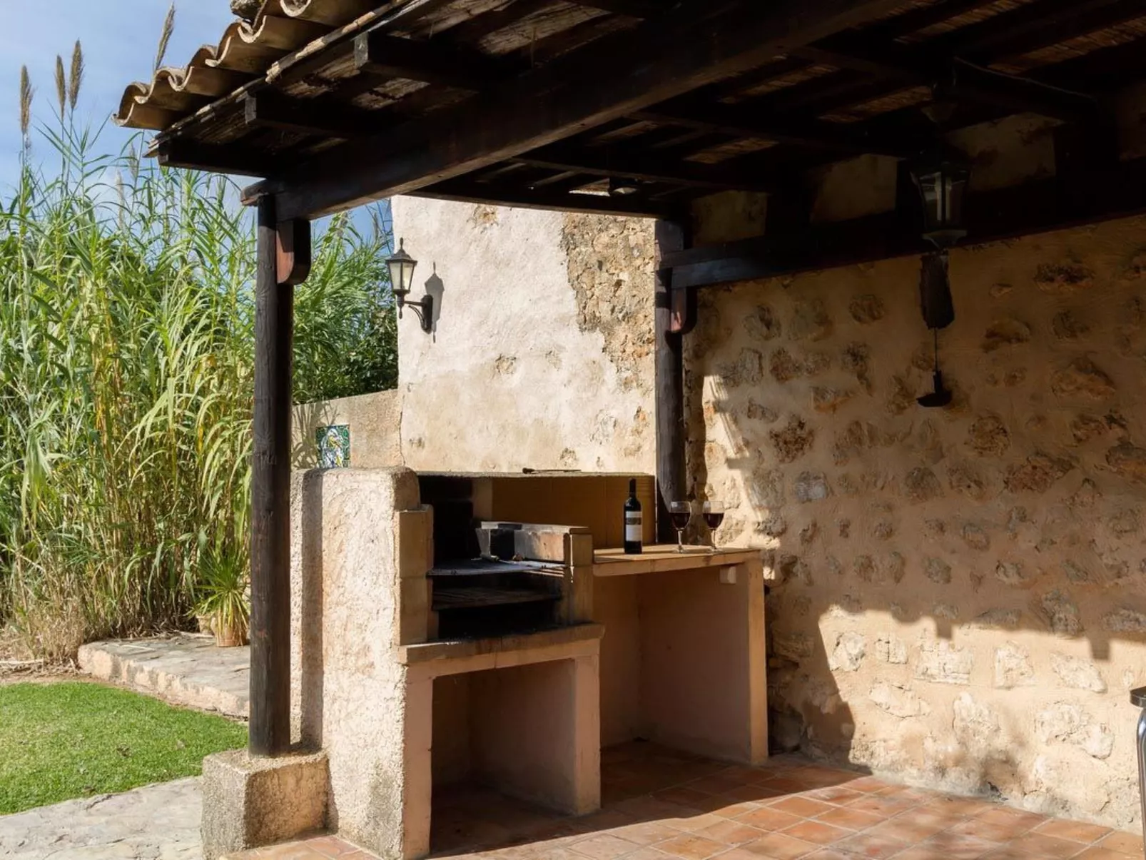 Tolle Finca in wunderschöner Landschaft-Buiten