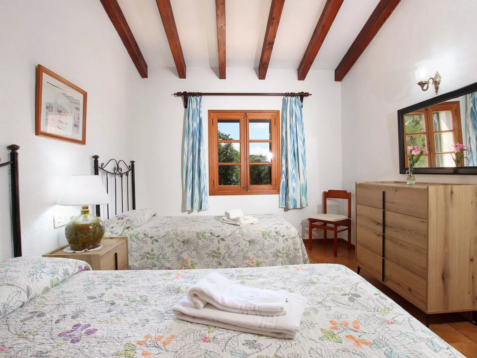 "Joan" mit privatem Pool-Image-tags.info