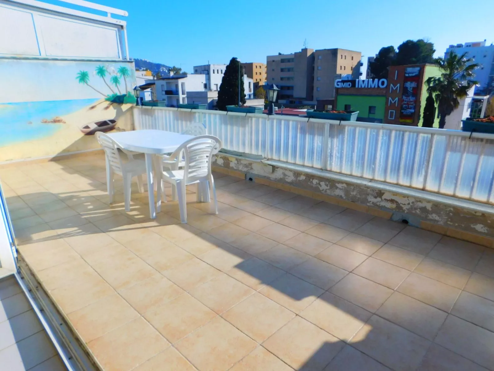 Ferienvermietung Penthouse mit schöner Terrasse 200m vom Strand Salatar, Roses-Buiten